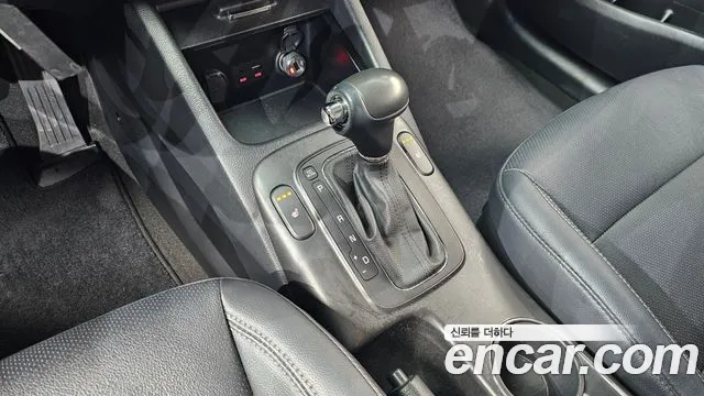 Kia K3 Luxury — photo 1 of 31