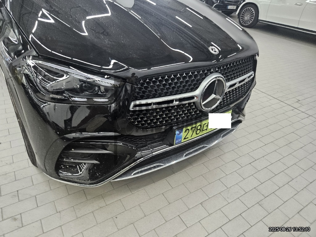 2025 Mercedes-Benz GLE 450 4MATIC Coupe, photograph 5