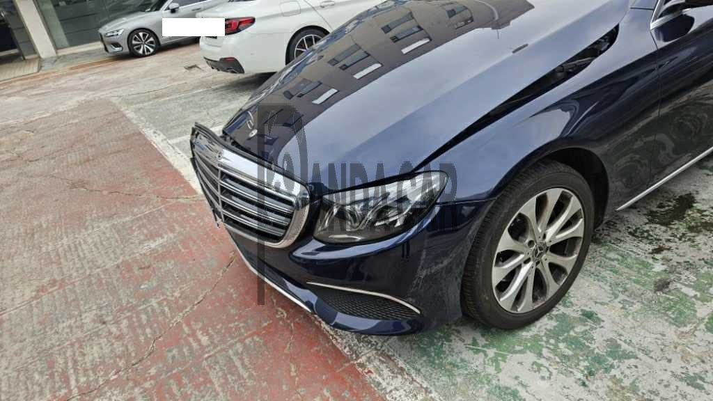2019 Mercedes-Benz E220 d 4Matic, photograph 4