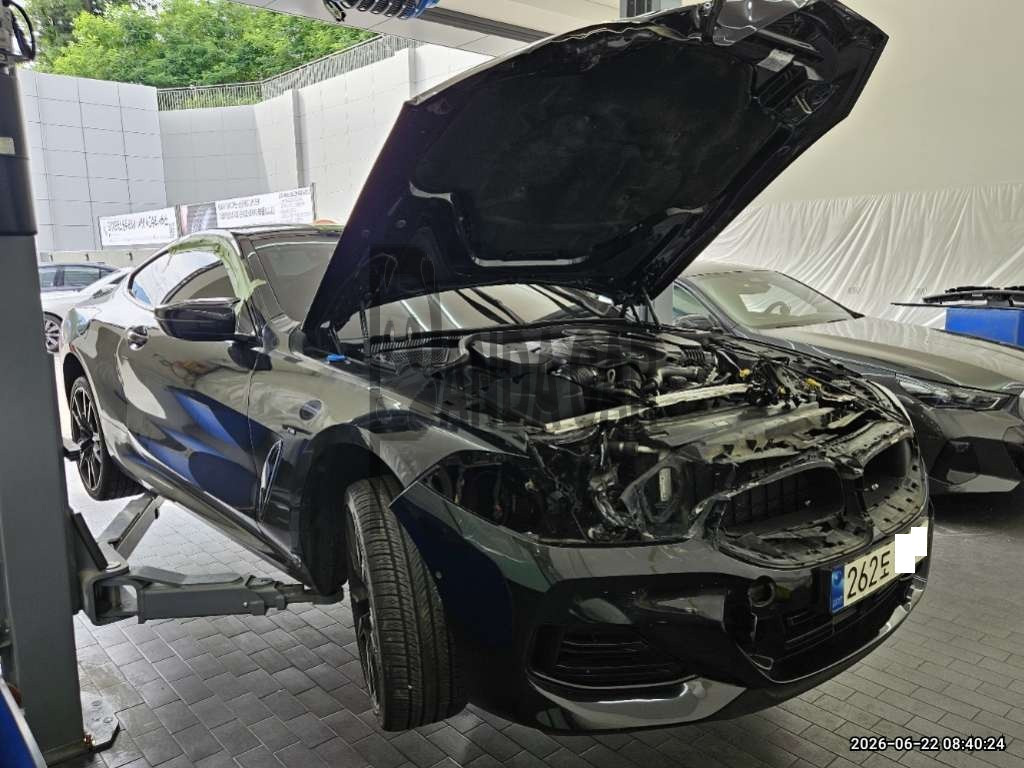 2022 BMW M850i xDrive Coupe, photograph 4