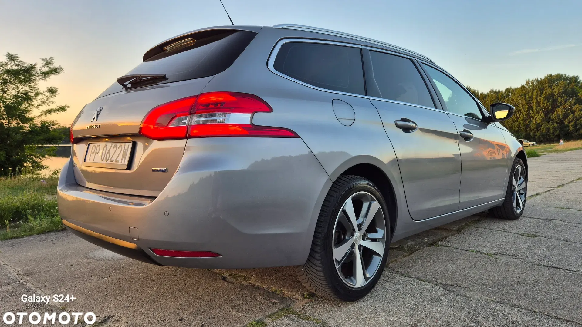 2016 Peugeot 308 BlueHDi 150 Stop & Start Allure, photograph 10