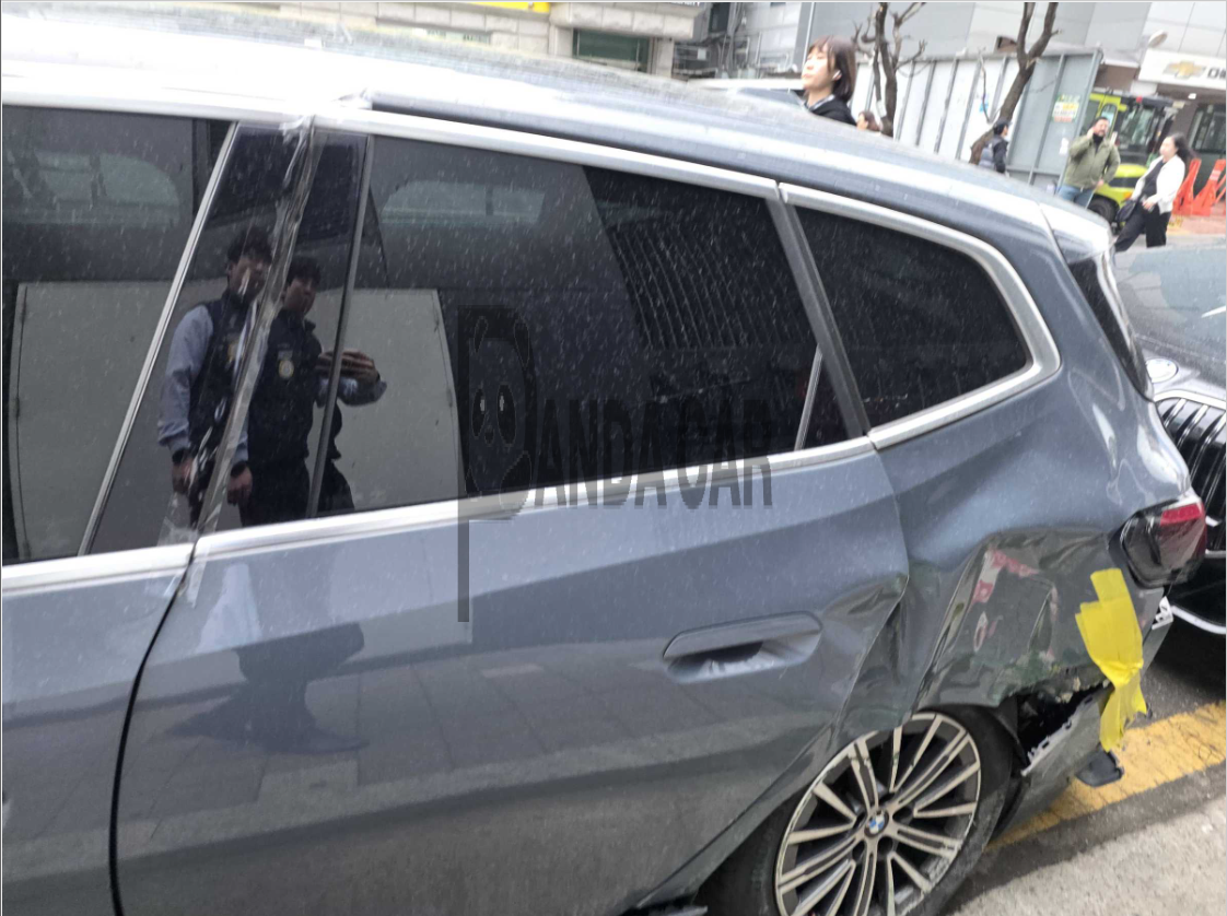 2023 BMW 218d Active Tourer, photograph 3