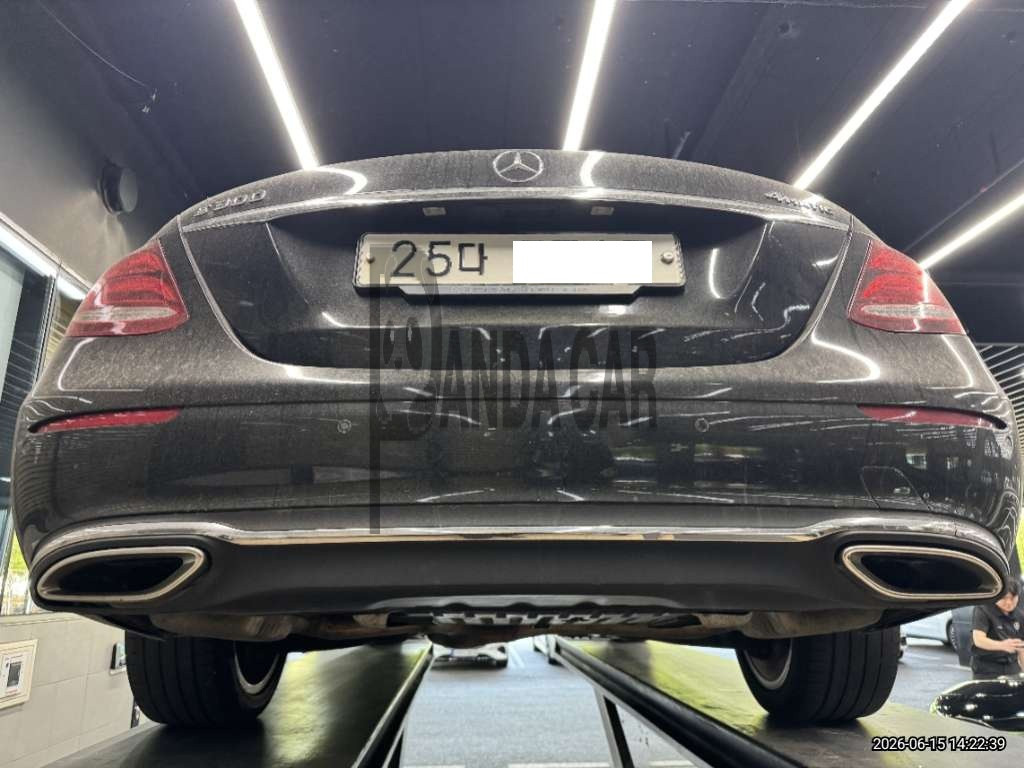 2018 Mercedes-Benz E300 4Matic, photograph 4