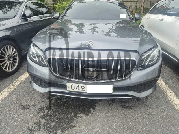 2018 Mercedes-Benz E200, photograph 1
