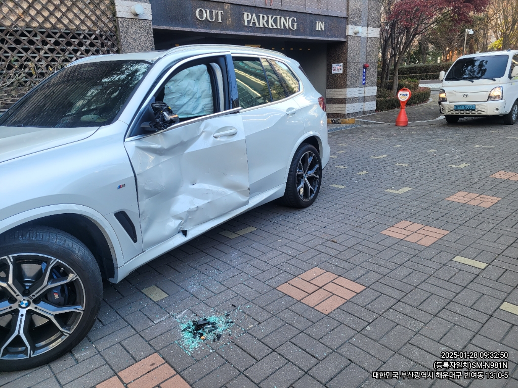 2022 BMW X5 xDrive40i, photograph 5