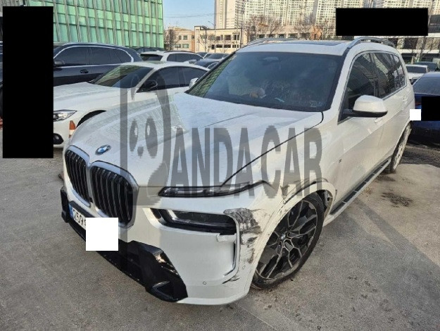 2025 BMW X7 xDrive40i, photograph 4