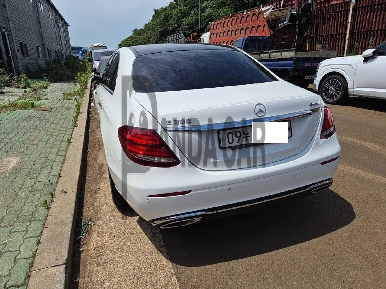 2019 Mercedes-Benz E300 4Matic, photograph 4