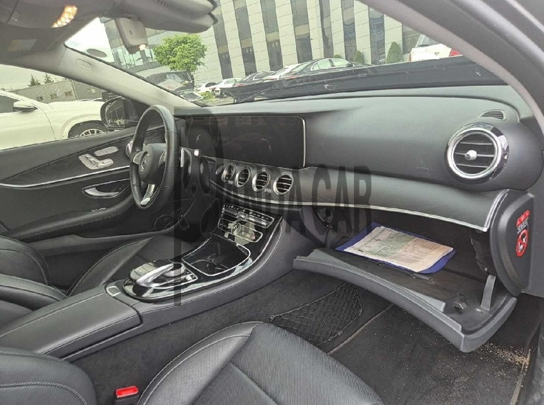 2018 Mercedes-Benz E300 4Matic, photograph 6