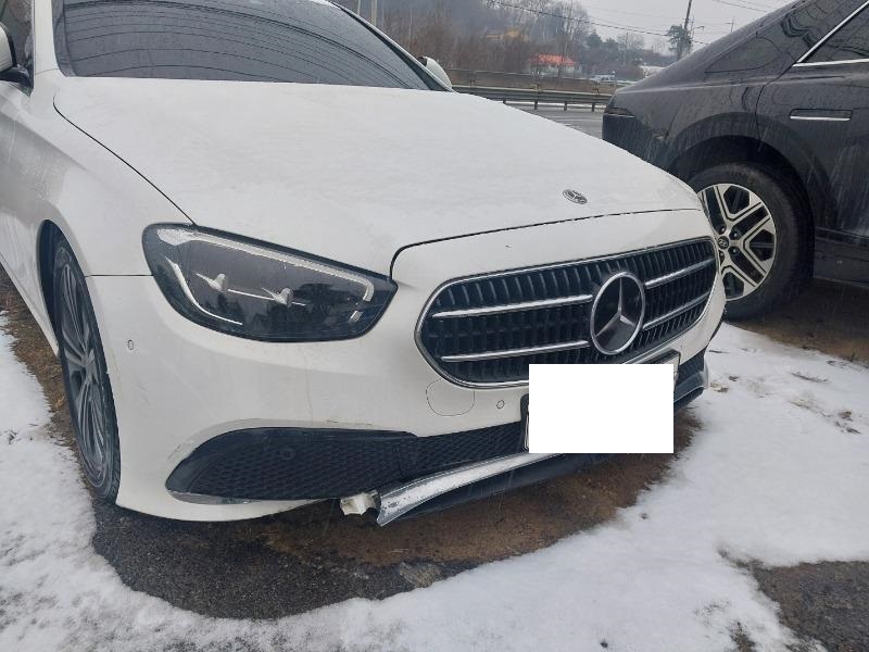 2021 Mercedes-Benz E250, photograph 5