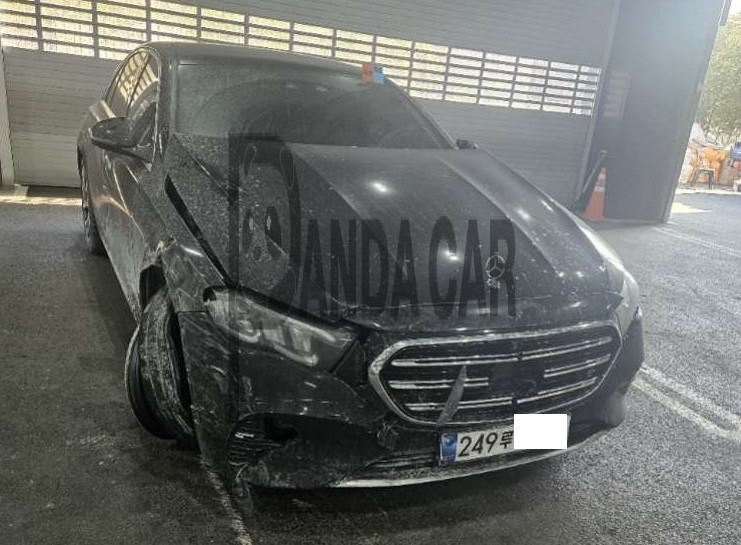 2025 Mercedes-Benz E 220 d 4MATIC, photograph 1