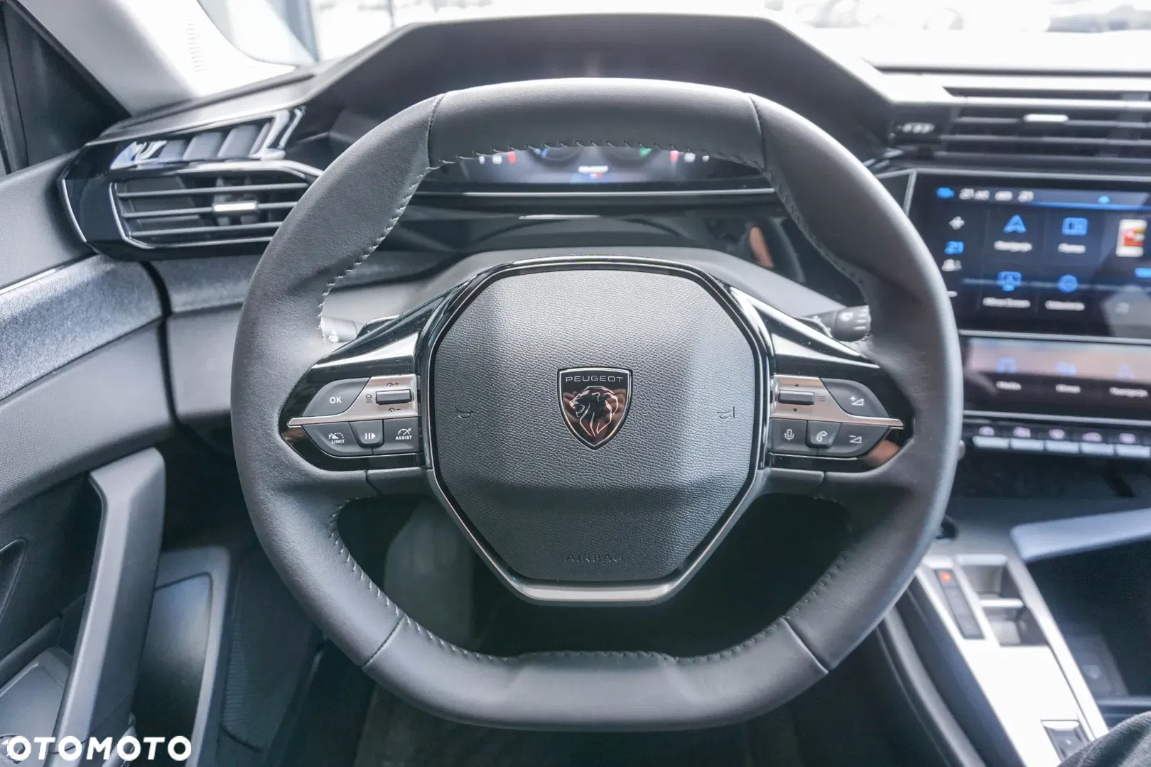 2025 Peugeot 408 1.6 Plug-In Hybrid 225 Allure EAT8, photograph 11