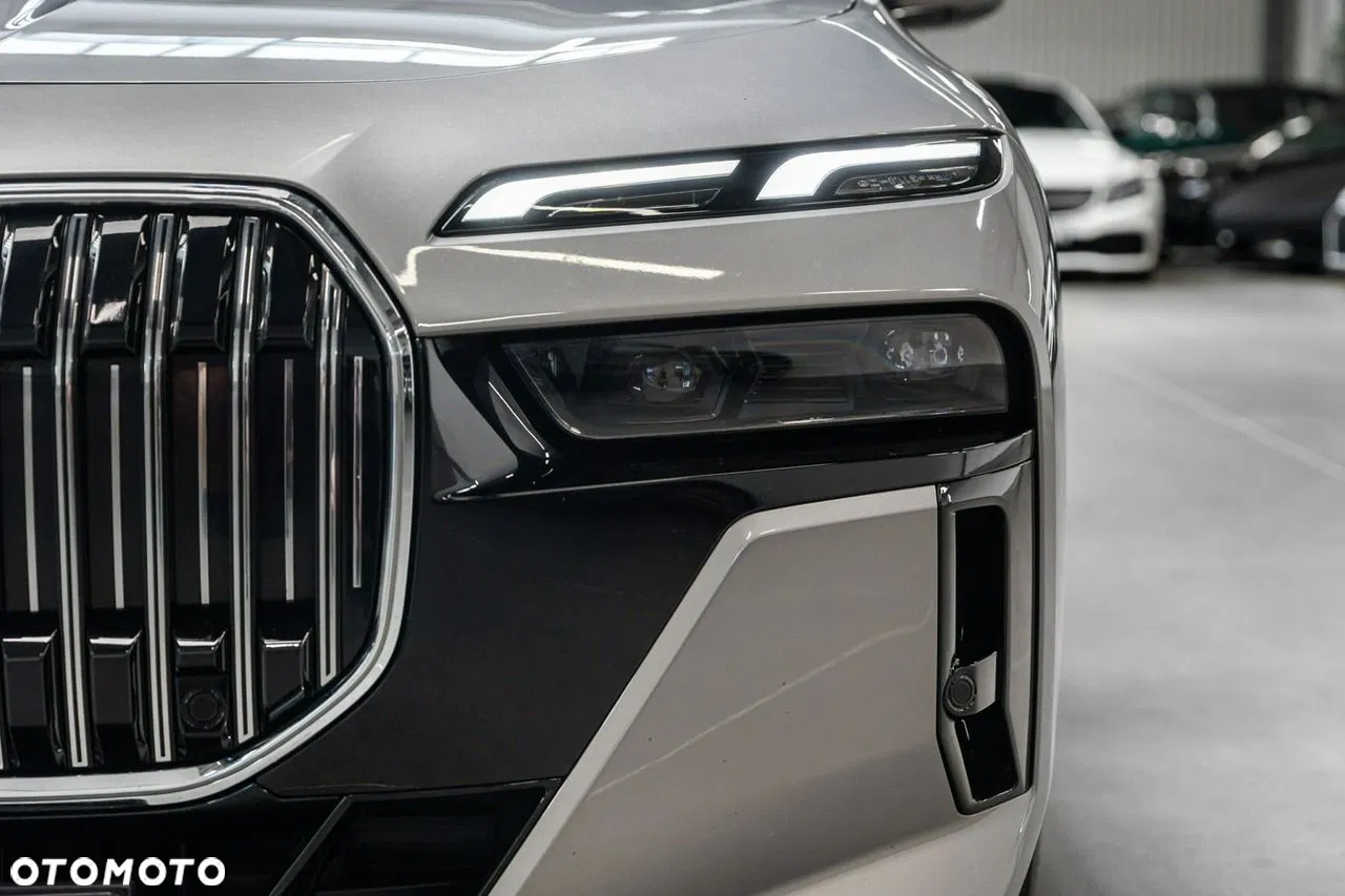 2024 BMW Seria 7 740d xDrive mHEV M Sport sport, photograph 12