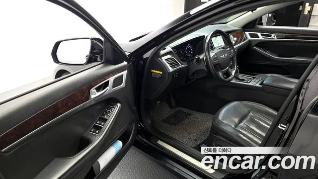 2015 Hyundai Genesis G330 Modern AWD, photograph 5
