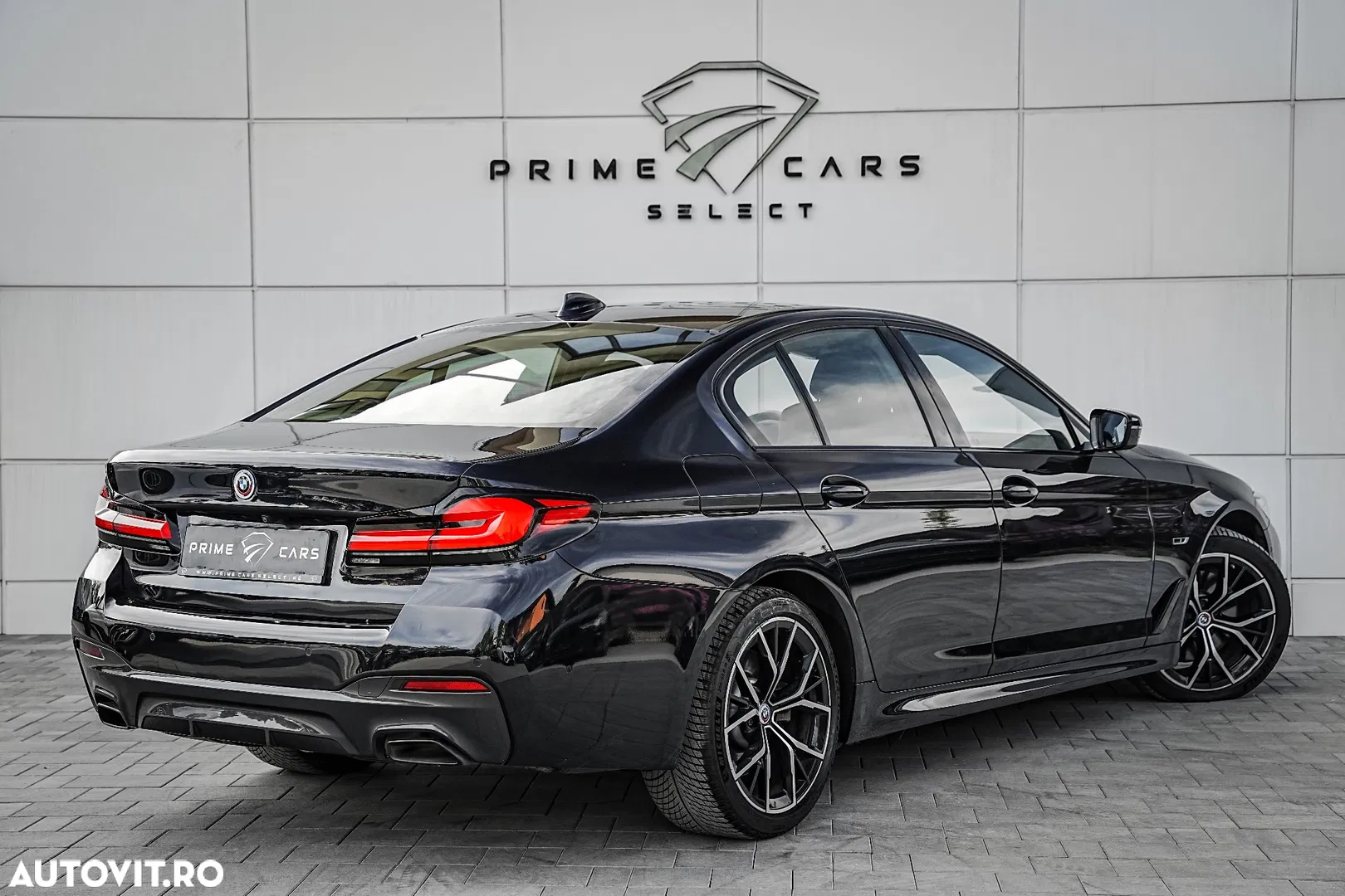 2022 BMW Seria 5 545e xDrive Aut. M Sport Edition, photograph 3