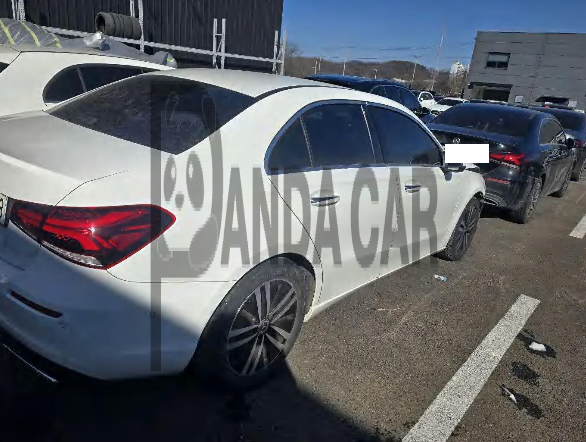 2021 Mercedes-Benz A220 Sedan, photograph 5
