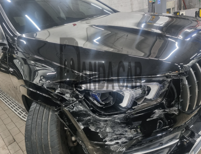 2021 Mercedes-AMG GLE53 4MATIC +, photograph 2