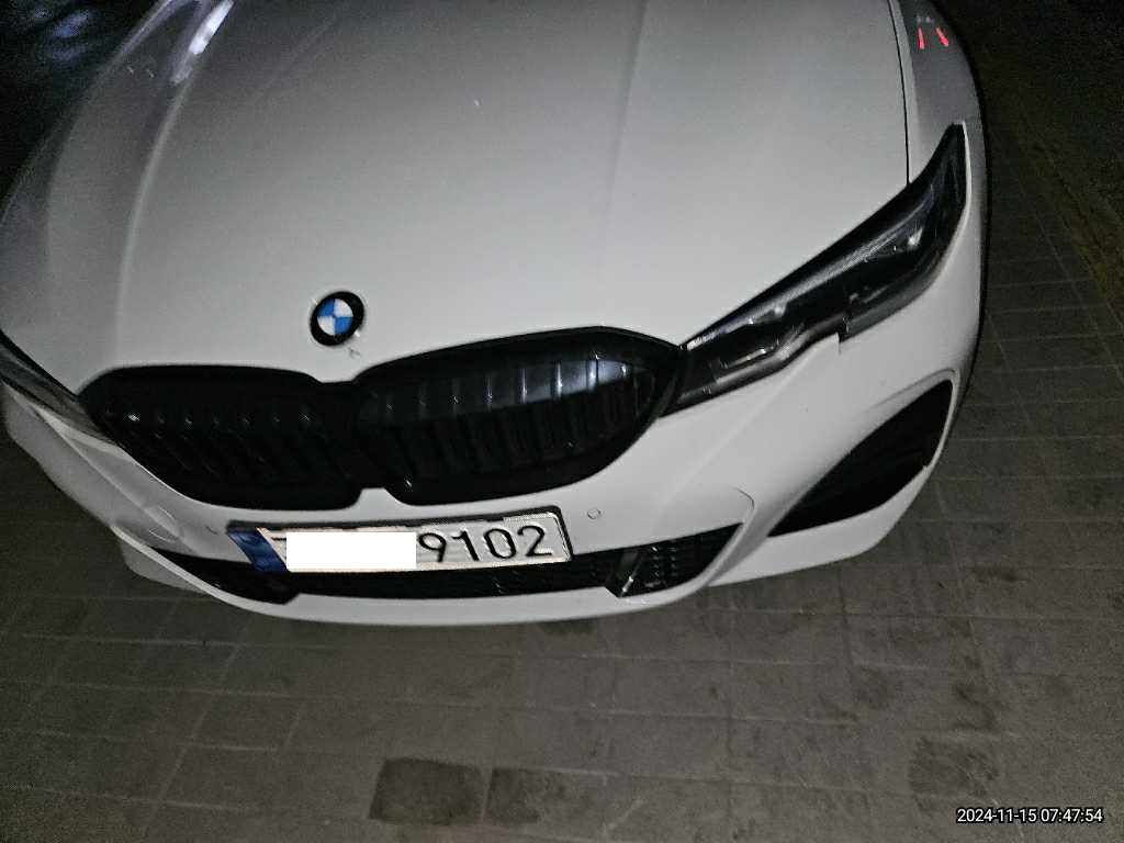 2022 BMW 320i, photograph 1