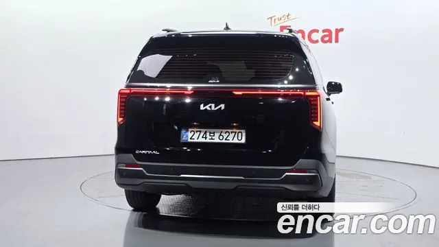 Kia Canival Diesel 7-Seater Gravity — photo 1 of 30