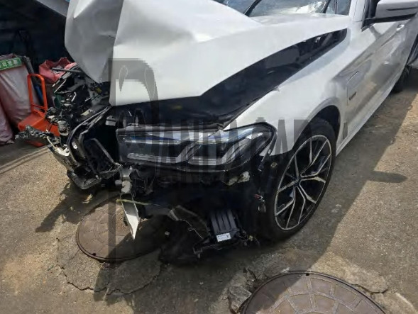 2022 BMW 530e, photograph 4