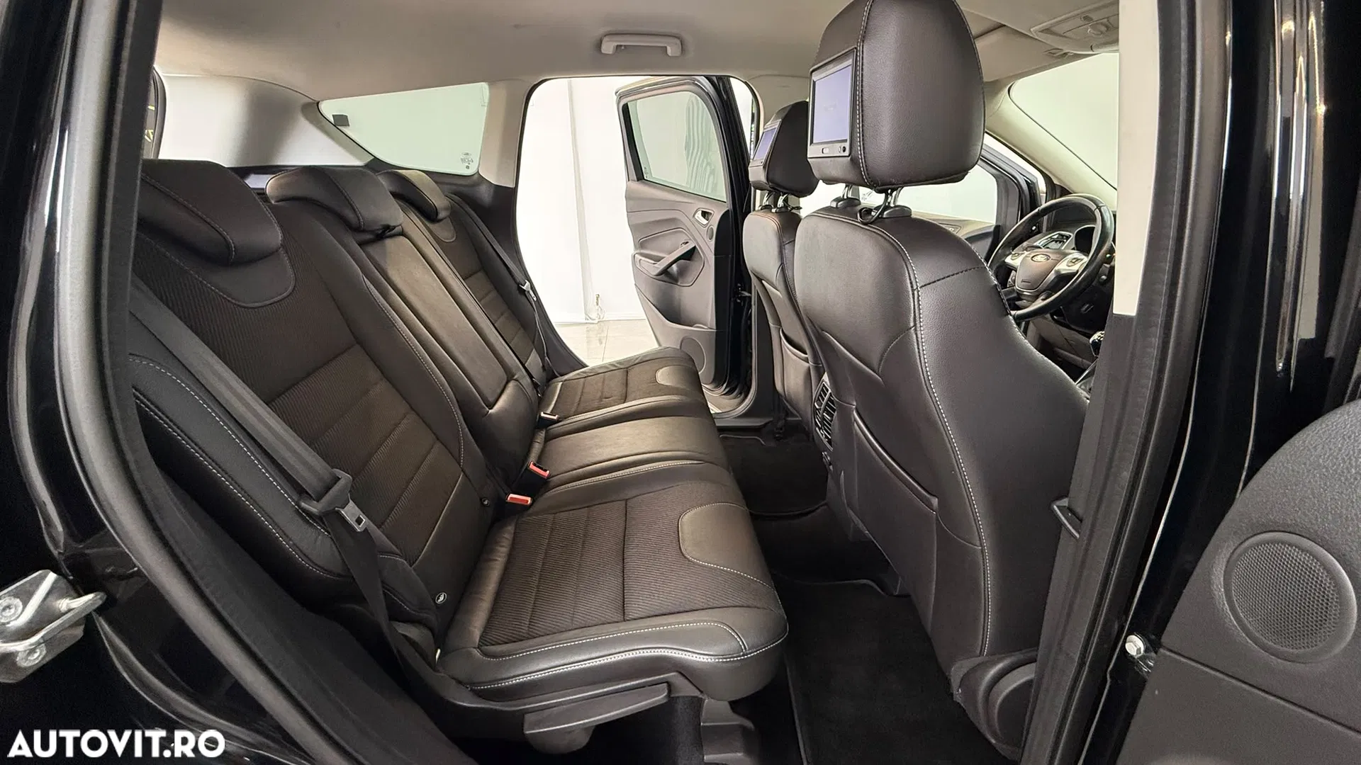 2013 Ford Kuga, photograph 8