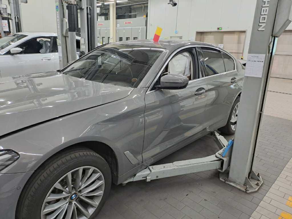 2021 BMW 520i, photograph 4