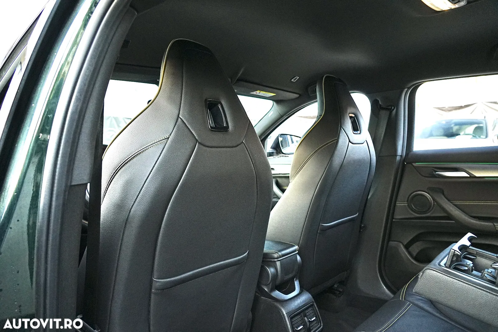 2022 BMW X2 xDrive25e Edition Goldplay, photograph 6