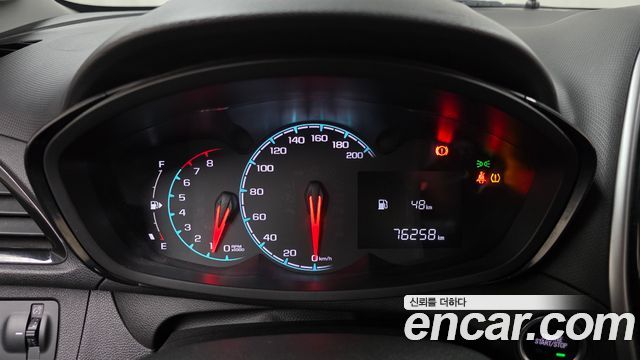 2016 ChevroletGMDaewoo Spark LT, photograph 2