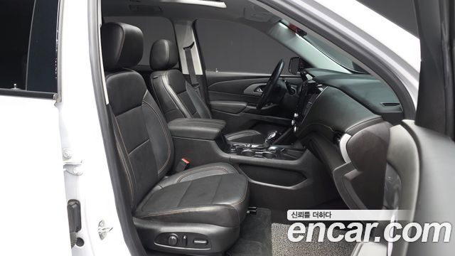2021 ChevroletGMDaewoo Traverse 3.6 AWD RS, photograph 2
