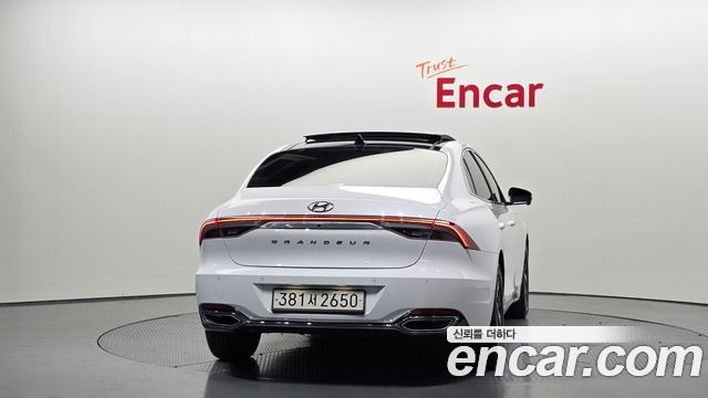 2022 Hyundai Grandeur Le Blanc, photograph 12
