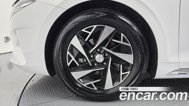 2022 Hyundai Grandeur Le Blanc, photograph 4