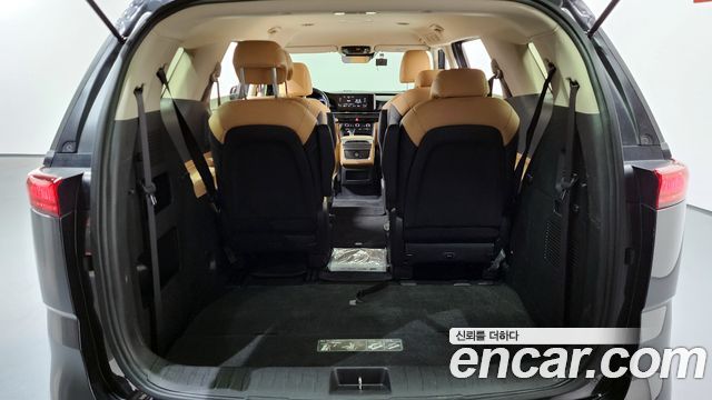 2022 Kia Canival 9-Seater Prestige, photograph 6