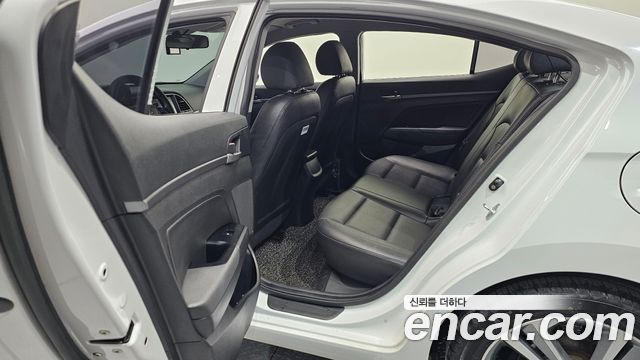 2017 Hyundai AVANTE 1.6 GDI Value Plus, photograph 7