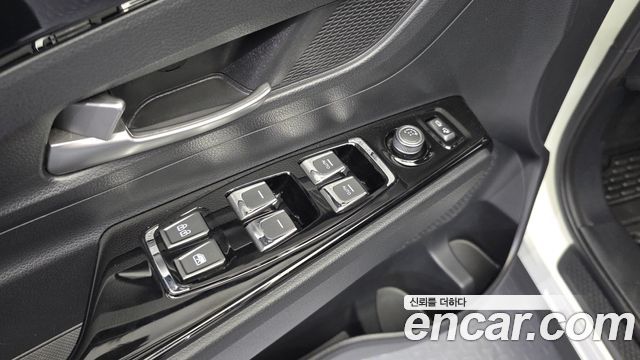 2021 KG_Mobility_Ssangyong KORANDO Gasoline 1.5 2WD C5, photograph 4