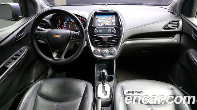 2015 ChevroletGMDaewoo Spark LT, photograph 10