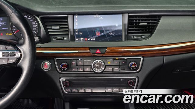 2016 Kia K7 2.4 GDI Prestige, photograph 3