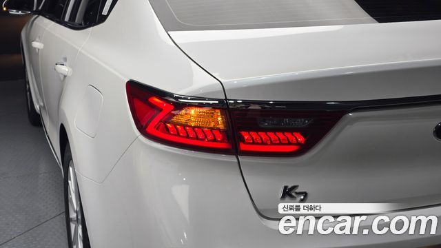 2016 Kia K7 2.4 GDI Prestige, photograph 2
