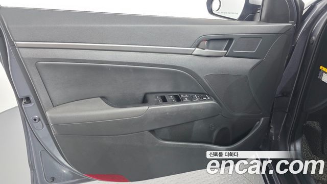 2016 Hyundai AVANTE 1.6 GDI Modern, photograph 11