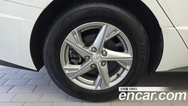2019 Hyundai Sonata 2.0 LPG(rental car), photograph 2