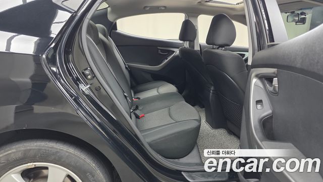 2010 Hyundai AVANTE M16 GDI Luxury, photograph 3