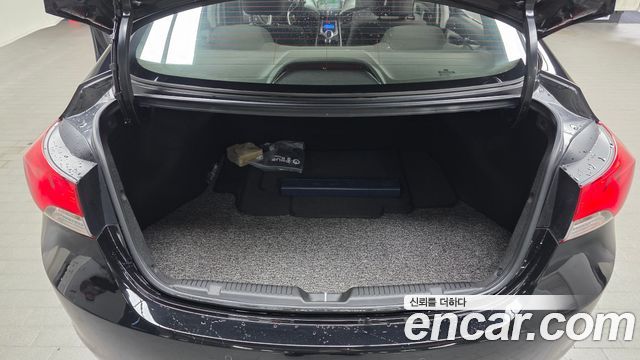 2010 Hyundai AVANTE M16 GDI Luxury, photograph 5