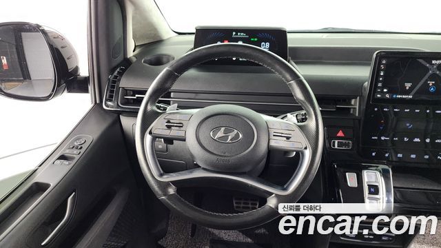 2021 Hyundai Staria Lounge 9-Seater, photograph 3
