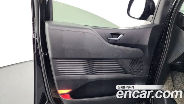 2021 Hyundai Staria Lounge 9-Seater, photograph 6