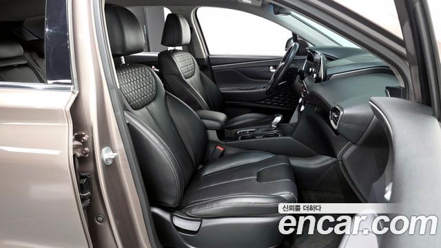 2018 Hyundai Santafe Diesel 2.0 2WD, photograph 2