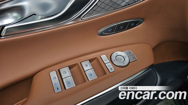 2023 Genesis GV70 2.5T Gasoline AWD, photograph 3