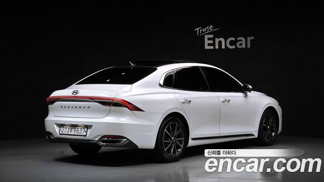 2019 Hyundai Grandeur 3.3, photograph 2