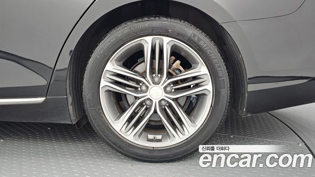 2018 Hyundai Grandeur 3.0 Premium, photograph 2
