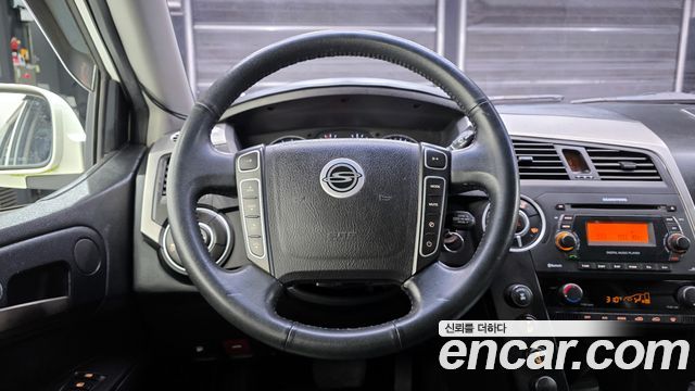 2013 KG_Mobility_Ssangyong KORANDO CX7 4WD, photograph 4