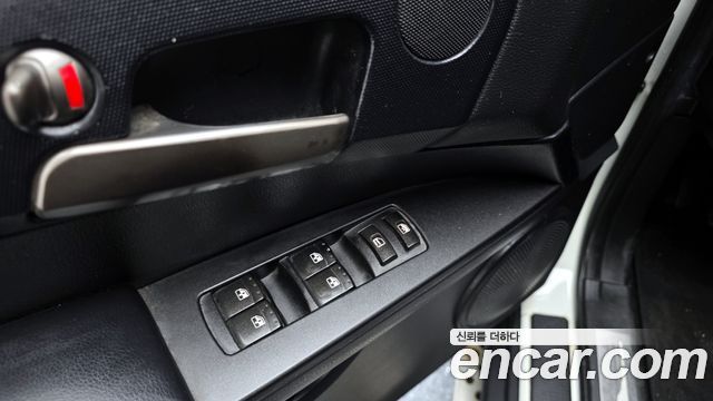 2013 KG_Mobility_Ssangyong KORANDO CX7 4WD, photograph 2