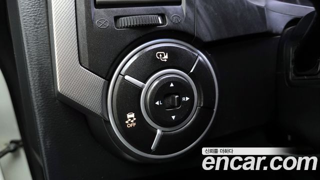 2013 KG_Mobility_Ssangyong KORANDO CX7 4WD, photograph 5