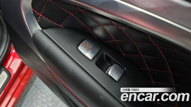 2020 Genesis G70 2.0T, photograph 2
